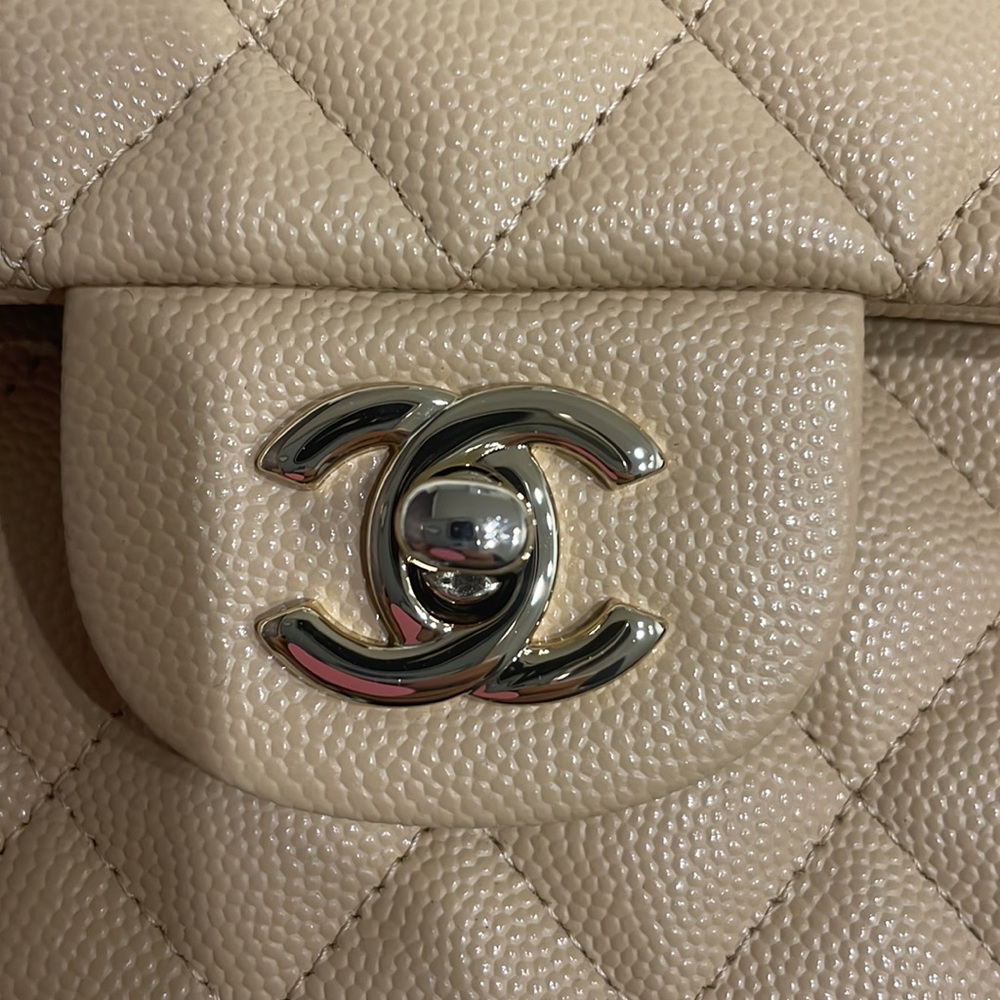 Chanel - Picture 2 of 5
